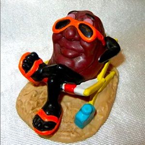 California Raisin Beach Bum Vintage Figure - Calrab Applause (1988)